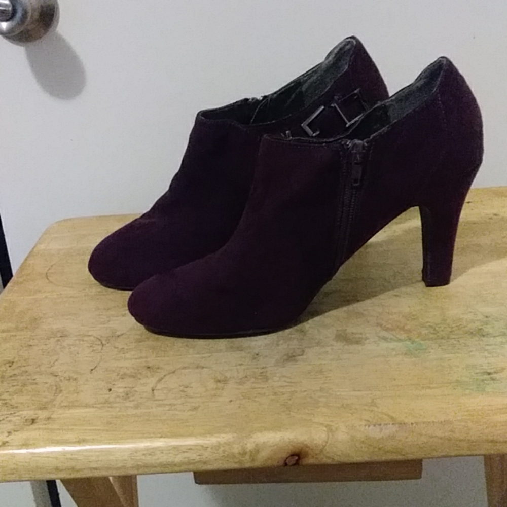 Dress Shoes/Heels